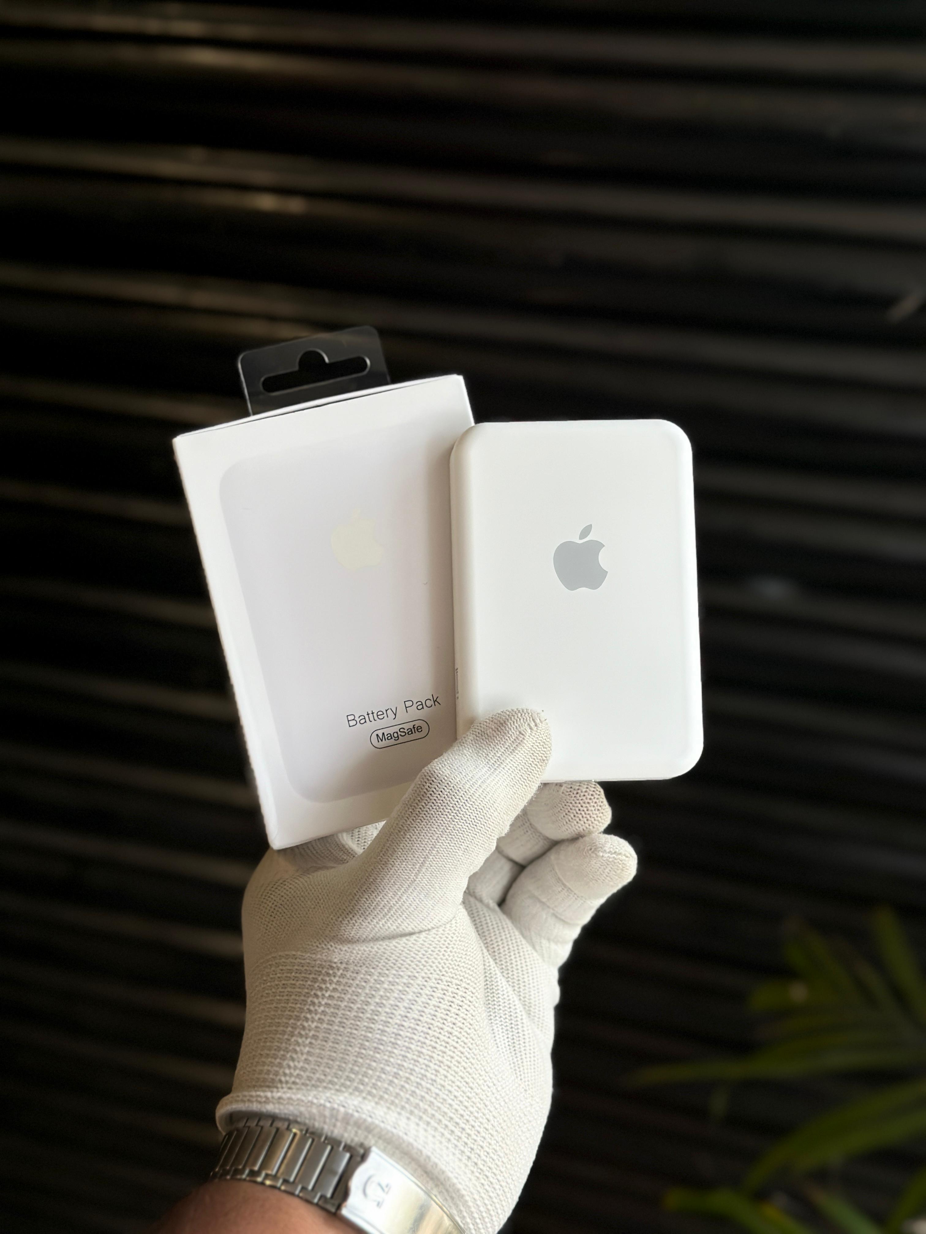 iPhone MAGSAFE Wireless  Power Bank